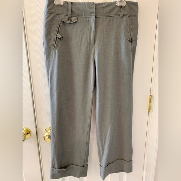 Ann Taylor Signature Fit Gray Cuffed Capri Size 6 - Picture 1 of 8